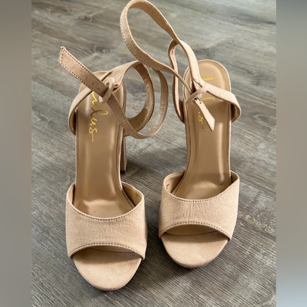 Women’s Lulu's Beige Strappy Heels - Never Worn, size 8